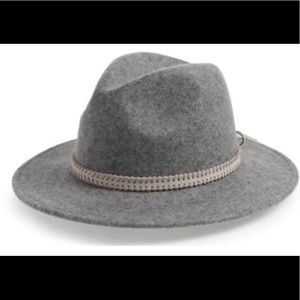 Grey treasure and bond hat